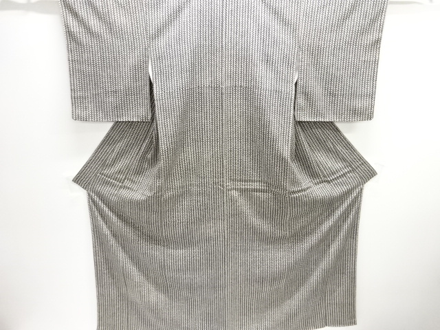 蝶模様小紋着物